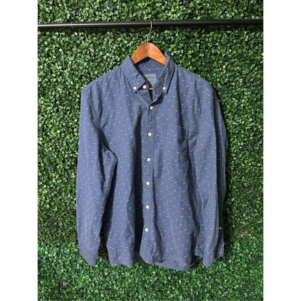 LL Bean Long Sleeve Shirt Men’s Medium Regular  Fit Blue Classic Outdoor Slightl